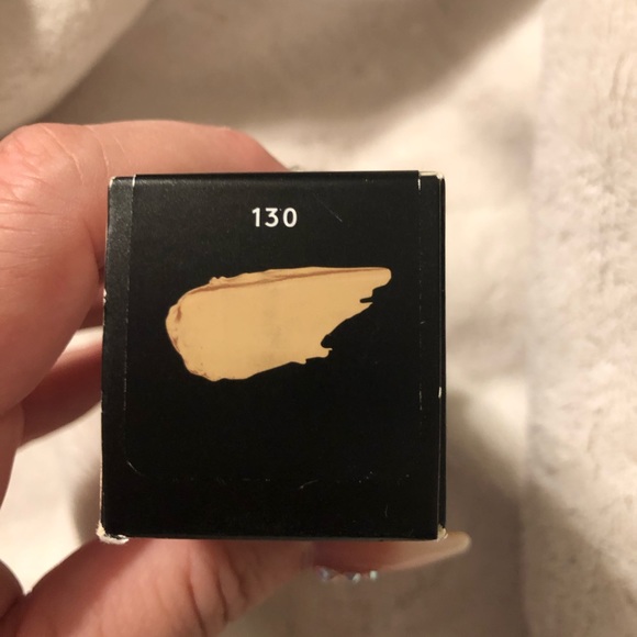 Fenty 130 Pro Filt’r Soft Matte Foundation - Picture 2 of 3